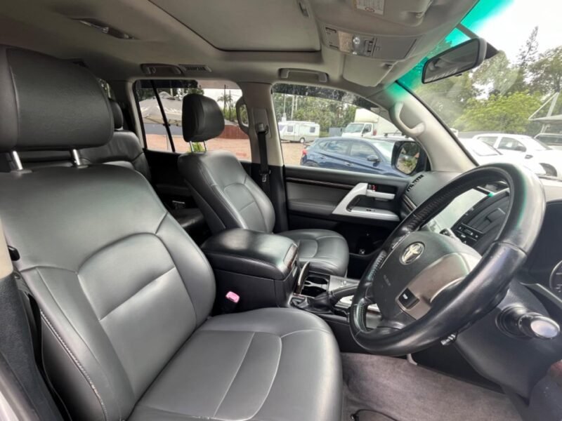 2016 Toyota Land Cruiser 200 4.5D-4D V8 VX For Sale In KZN
