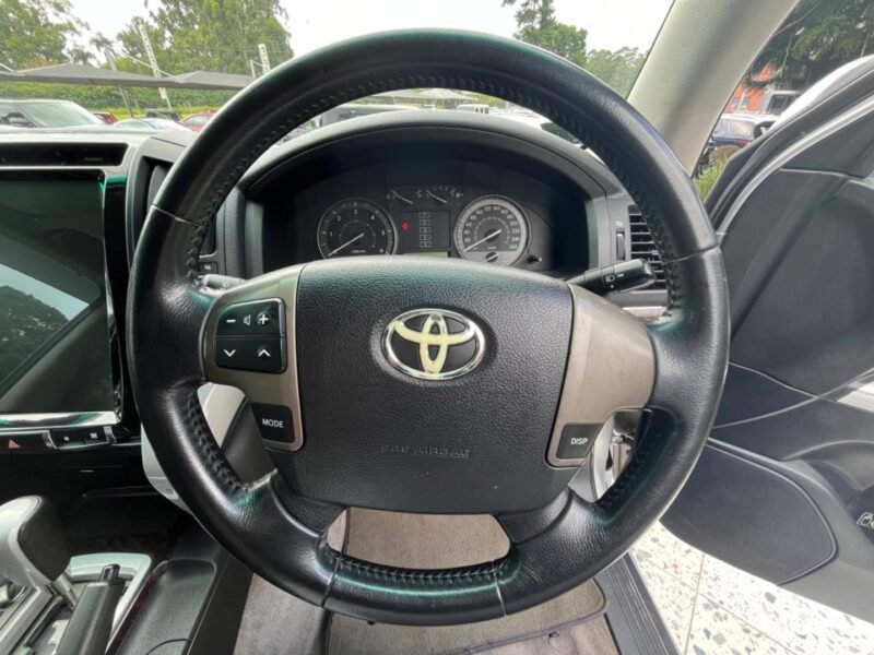 2016 Toyota Land Cruiser 200 4.5D-4D V8 VX For Sale In KZN