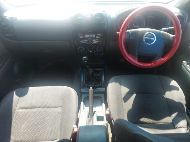 2013 Isuzu KB 250D-Teq Double Cab LE For Sale