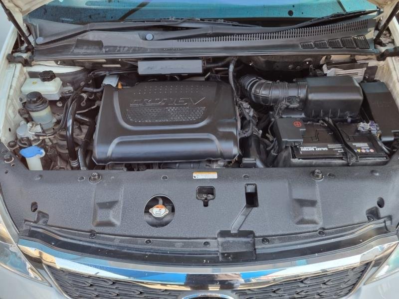 2013 Kia Sedona 2.2CRDi For Sale in KZN