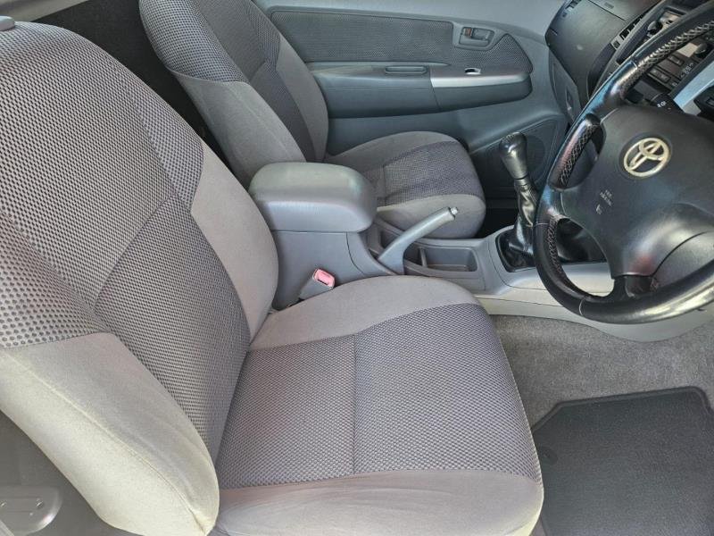 2011 Toyota Hilux 2.7 Raider For Sale in KZN