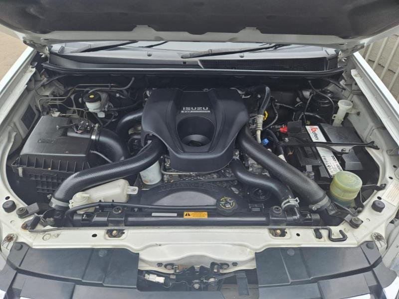 2014 Isuzu KB 300D-Teq Double Cab LX For Sale in KZN