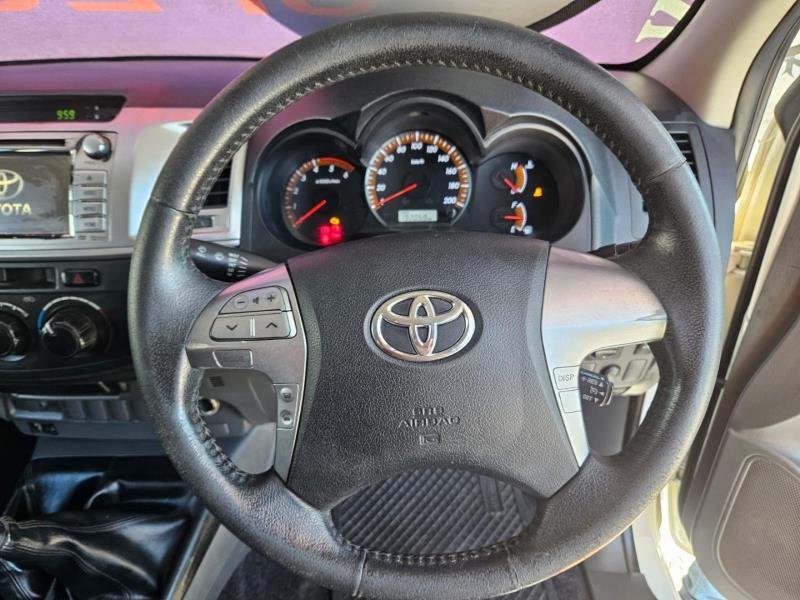 2015 Toyota Hilux 3.0D-4D Xtra Cab Raider Legend 45 For Sale in KZN