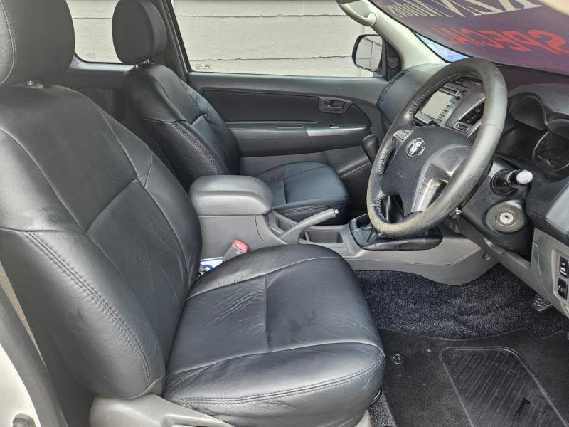 2015 Toyota Hilux 3.0D-4D Xtra Cab Raider Legend 45 For Sale in KZN