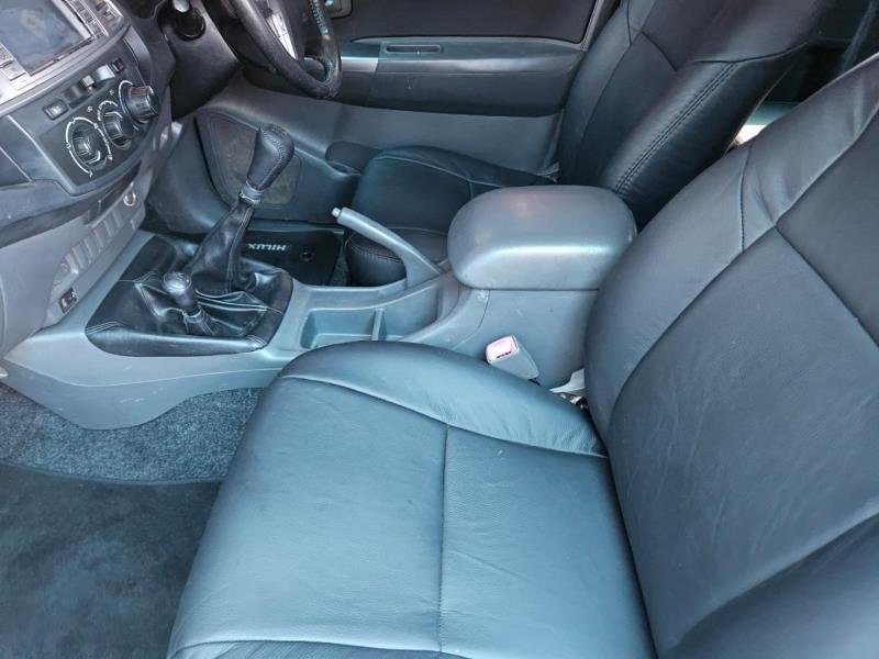 2015 Toyota Hilux 3.0D-4D Xtra Cab Raider Legend 45 For Sale in KZN