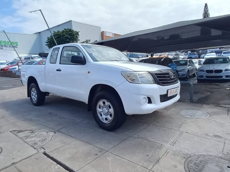 2015 Toyota Hilux 2.5D-4D Xtra Cab SRX For Sale in KZN