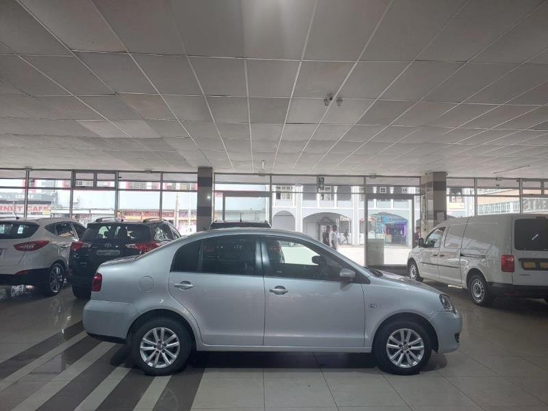 2015 Volkswagen Polo Vivo Sedan 1.4 Trendline Auto For Sale in KZN