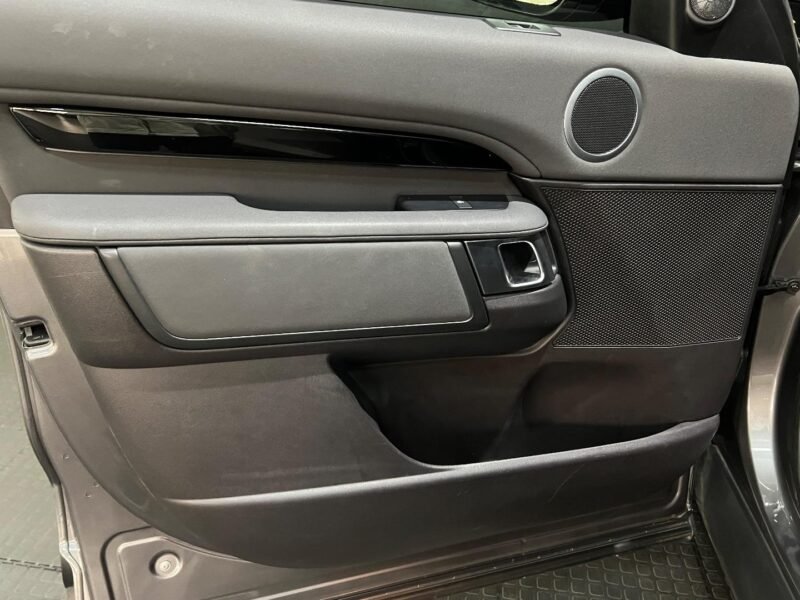 2019 Land Rover Discovery SE Td6 For Sale In KZN
