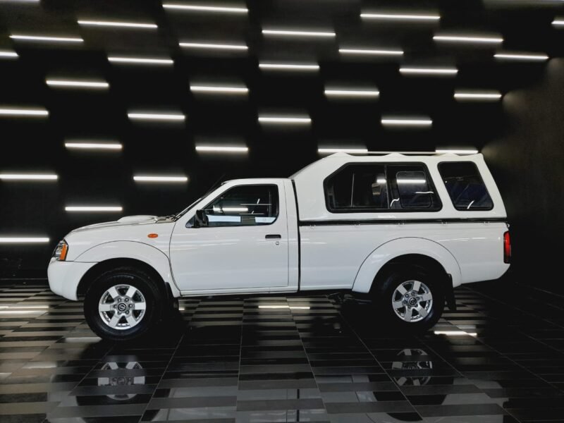 2015 Nissan NP300 Hardbody 2.5TDi Hi-Rider For Sale IN KZN