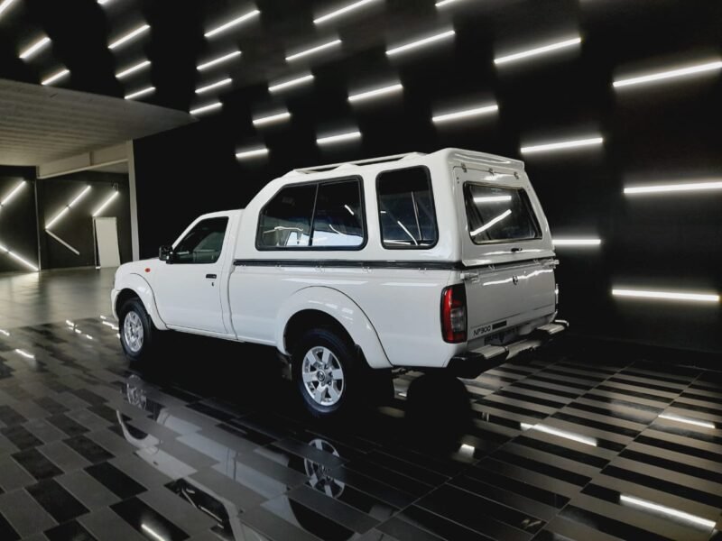 2015 Nissan NP300 Hardbody 2.5TDi Hi-Rider For Sale IN KZN