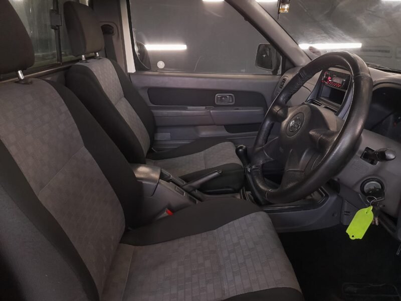2015 Nissan NP300 Hardbody 2.5TDi Hi-Rider For Sale IN KZN