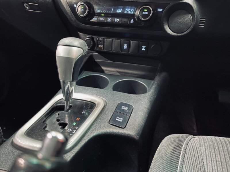 2016 Toyota Hilux 2.8GD-6 double cab Raider auto For Sale In KZN