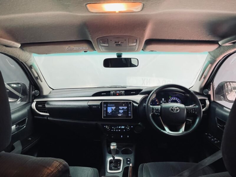 2016 Toyota Hilux 2.8GD-6 double cab Raider auto For Sale In KZN
