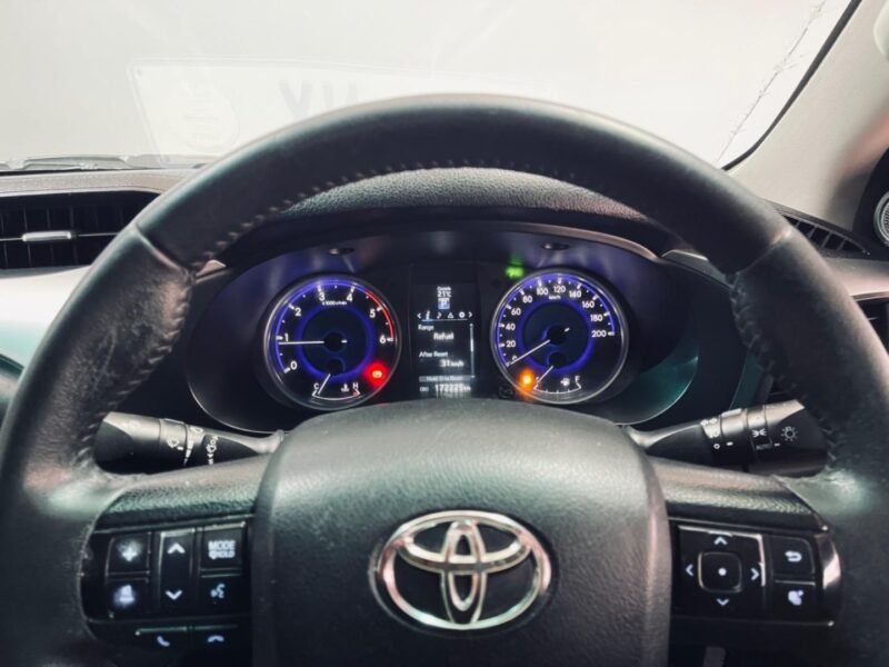 2016 Toyota Hilux 2.8GD-6 double cab Raider auto For Sale In KZN