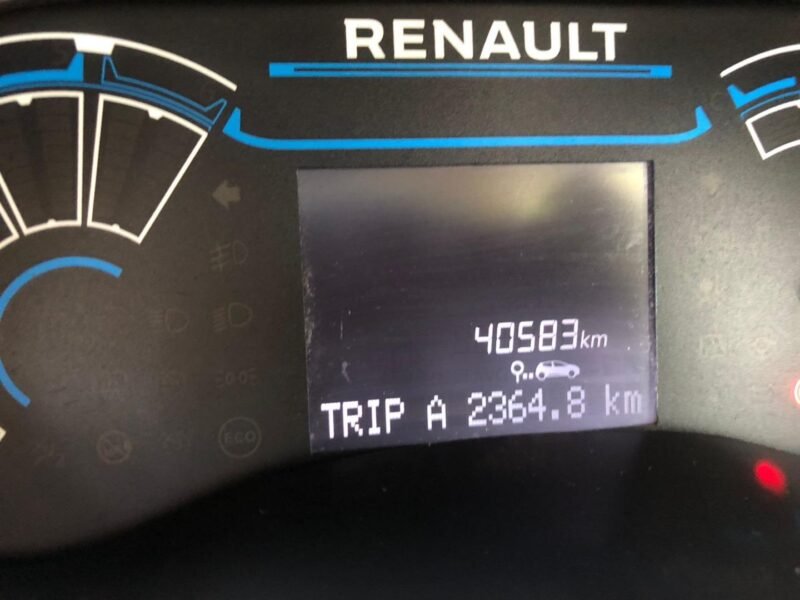 2022 Renault Triber 1.0 Dynamique Auto For Sale In KZN