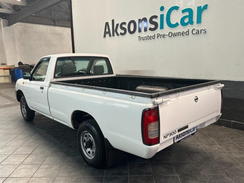 2018 Nissan NP300 Hardbody 2.0 For Sale In KZN