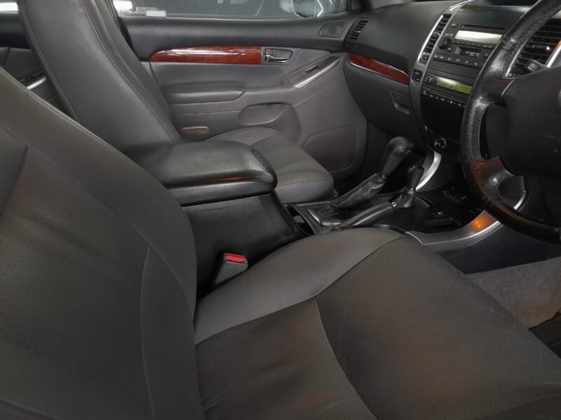 2006 Toyota Land Cruiser Prado 4.0 VX For Sale IN KZN