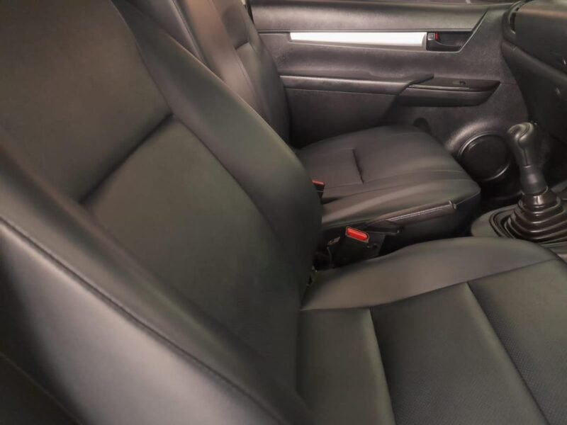 2021 Toyota Hilux 2.4GD S (Aircon) For Sale IN KZN