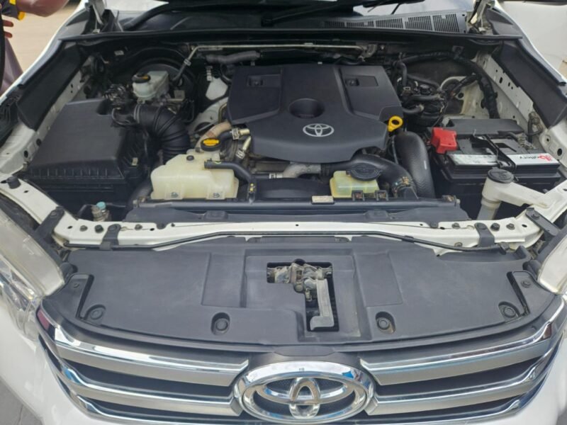 2016 Toyota Hilux 2.8GD-6 Double Cab 4x4 Raider Auto For Sale in KZN