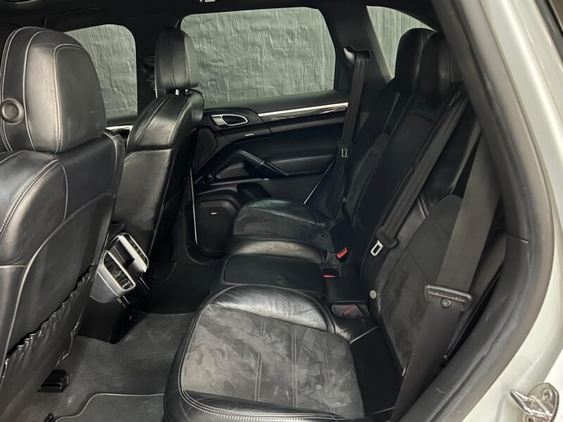 2017 Porsche Cayenne Diesel Platinum Edition For Sale In KZN