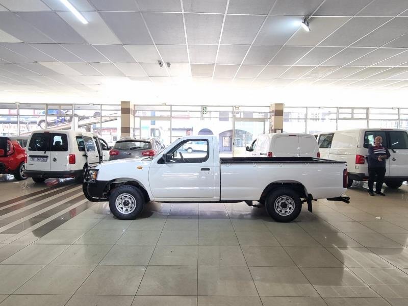2017 Nissan NP300 Hardbody 2.0 (Aircon) For Sale in KZN