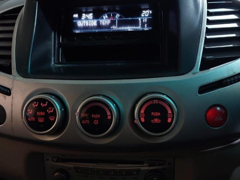 2015 Mitsubishi Triton 2.5DI-D Double Cab 4x4 For Sale in KZN