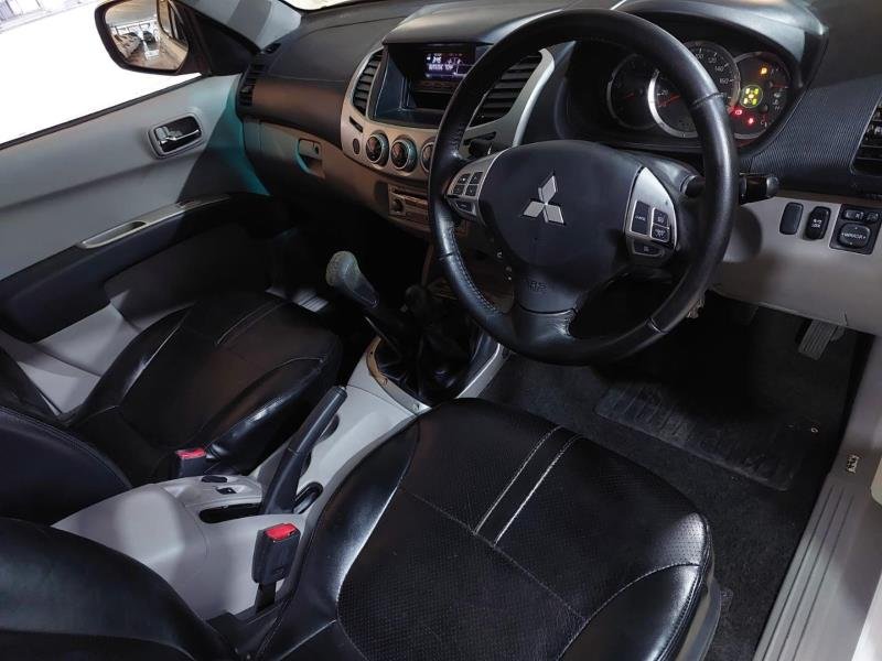 2015 Mitsubishi Triton 2.5DI-D Double Cab 4x4 For Sale in KZN