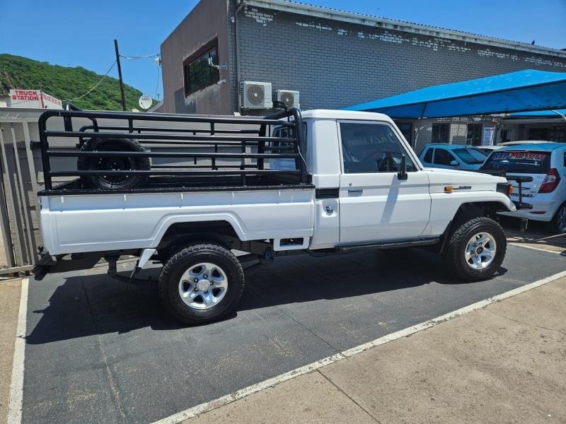 2006 Toyota Land Cruiser 70 4.2D For Sale in KZN