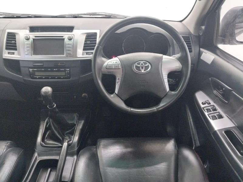 2015 Toyota Hilux 3.0D-4D Raider Dakar Edition For Sale in KZN