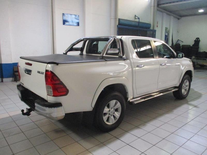 2016 Toyota Hilux 2.8GD-6 Double Cab Raider Full specs