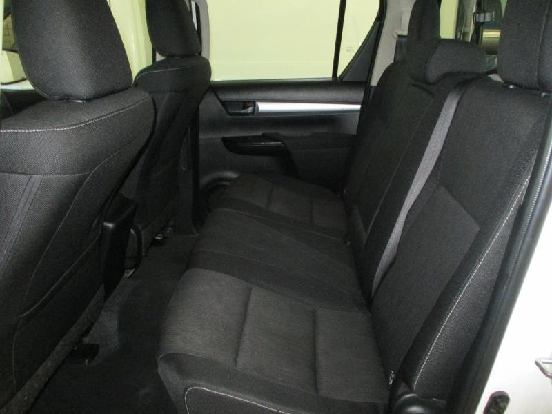 2016 Toyota Hilux 2.8GD-6 Double Cab Raider Full specs