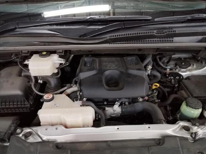 2020 Toyota Quantum 2.8 LWB bus 9-seater VX Premium For Sale in KZN