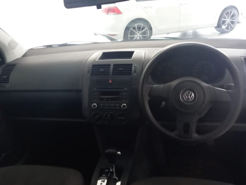 2017 Volkswagen Polo Vivo Sedan 1.4 Trendline Auto For Sale in KZN
