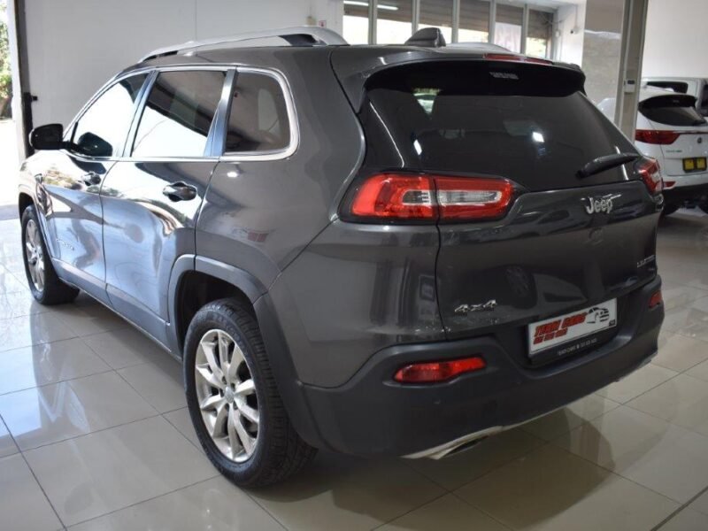 2015 Jeep Cherokee 3.2L 4x4 Limited For Sale in KZN