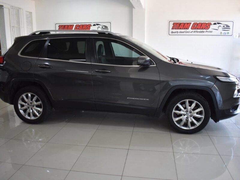 2015 Jeep Cherokee 3.2L 4x4 Limited For Sale in KZN