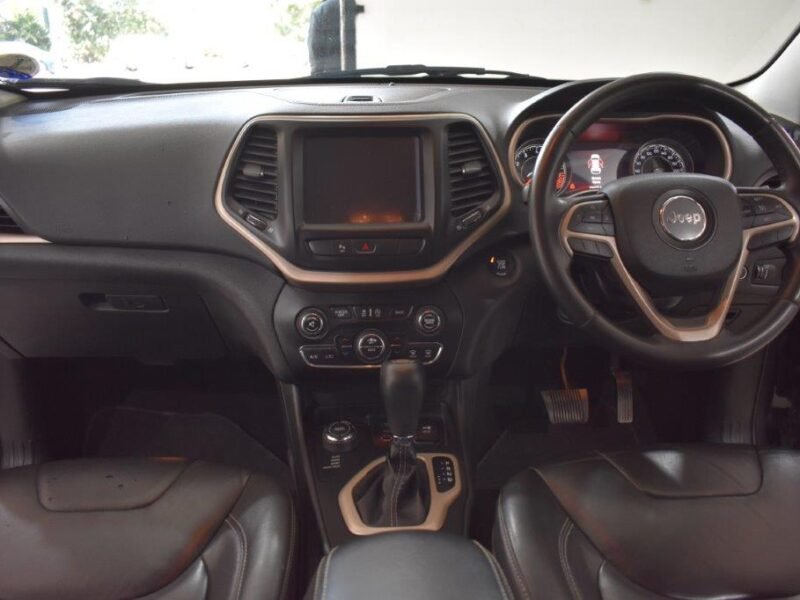 2015 Jeep Cherokee 3.2L 4x4 Limited For Sale in KZN