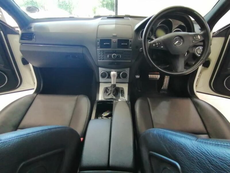 2011 Mercedes-Benz C-Class C180 Avantgarde Auto For Sale in KZN