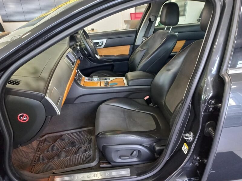 2013 Jaguar XF 2.0 i4 Luxury For Sale in KZN