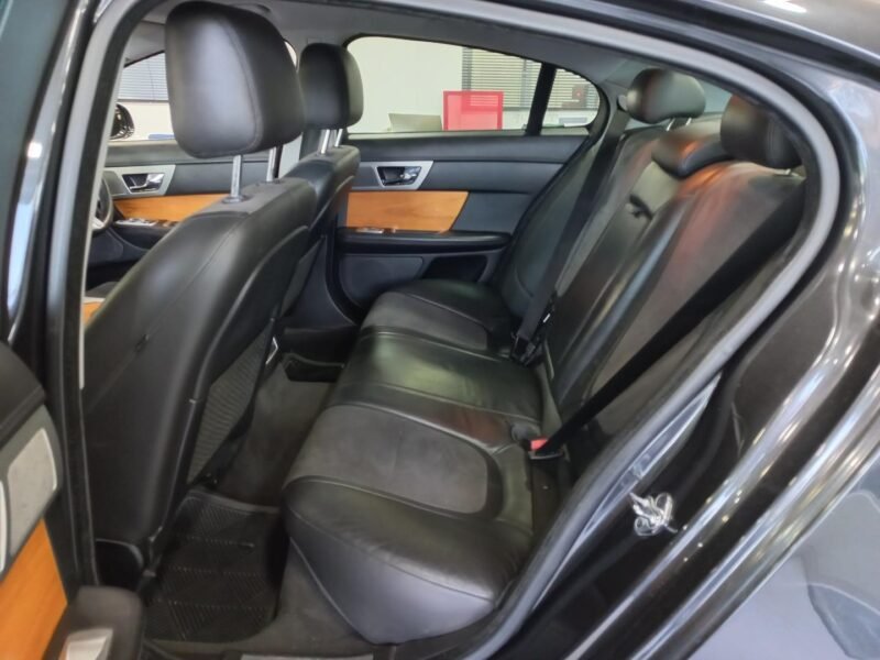 2013 Jaguar XF 2.0 i4 Luxury For Sale in KZN