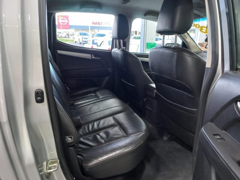 2017 Isuzu KB 300D-Teq Double Cab 4x4 LX Auto For Sale in KZN