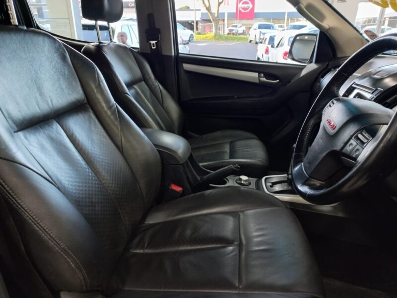 2017 Isuzu KB 300D-Teq Double Cab 4x4 LX Auto For Sale in KZN
