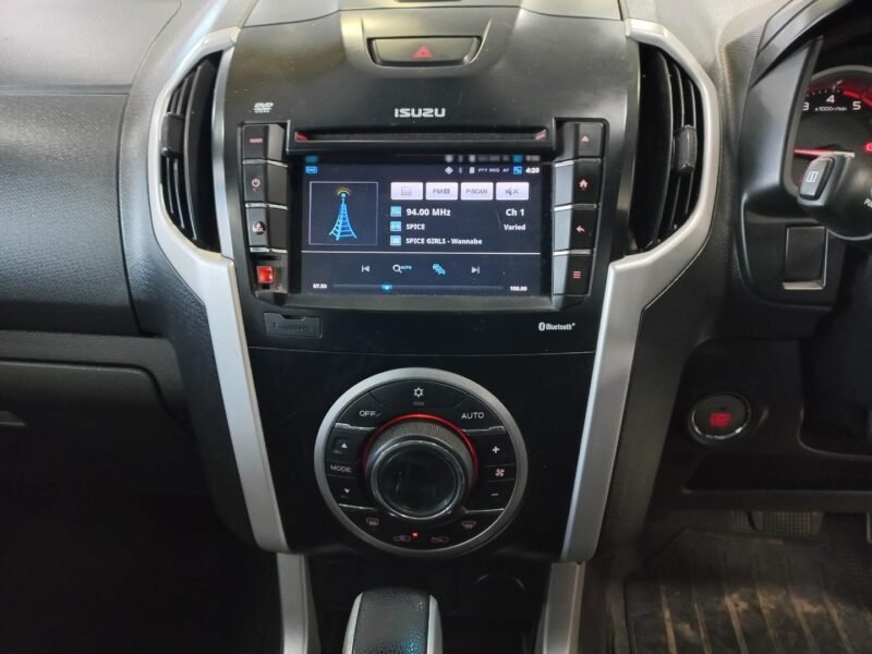 2017 Isuzu KB 300D-Teq Double Cab 4x4 LX Auto For Sale in KZN