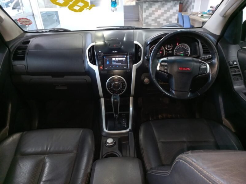 2017 Isuzu KB 300D-Teq Double Cab 4x4 LX Auto For Sale in KZN