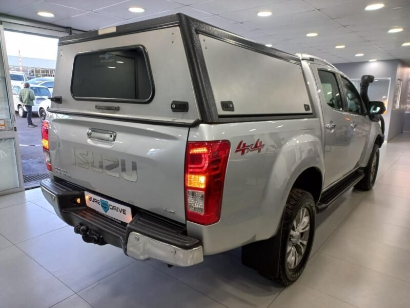 2017 Isuzu KB 300D-Teq Double Cab 4x4 LX Auto For Sale in KZN