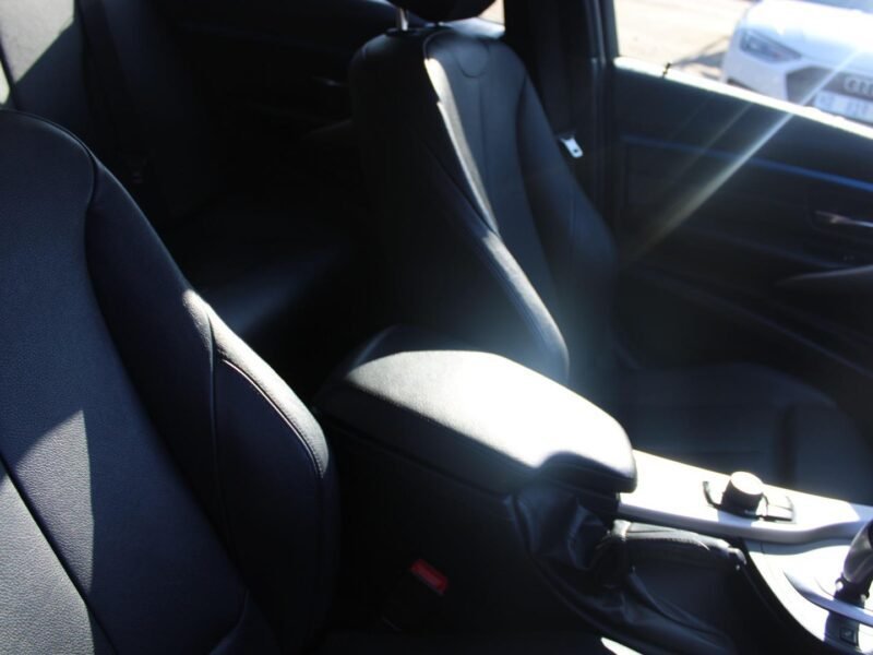 2016 BMW 3 Series 318i M Sport auto For Sale in KZN