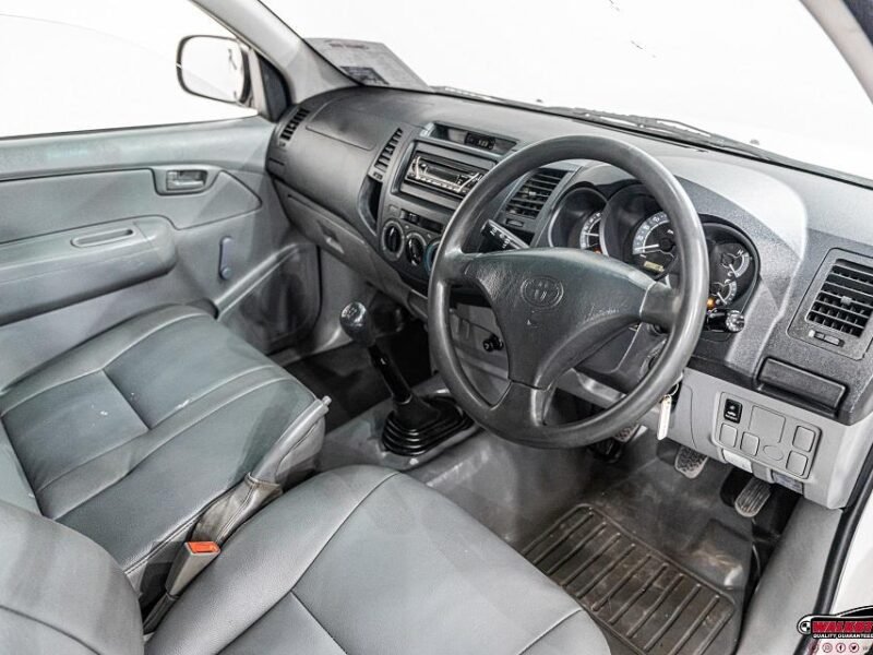 2006 Toyota Hilux 2.0 For Sale in KZN