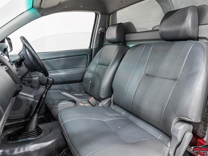 2006 Toyota Hilux 2.0 For Sale in KZN