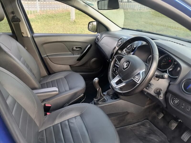 2021 Renault Sandero 66kW Turbo Stepway Techroad For Sale in KZN