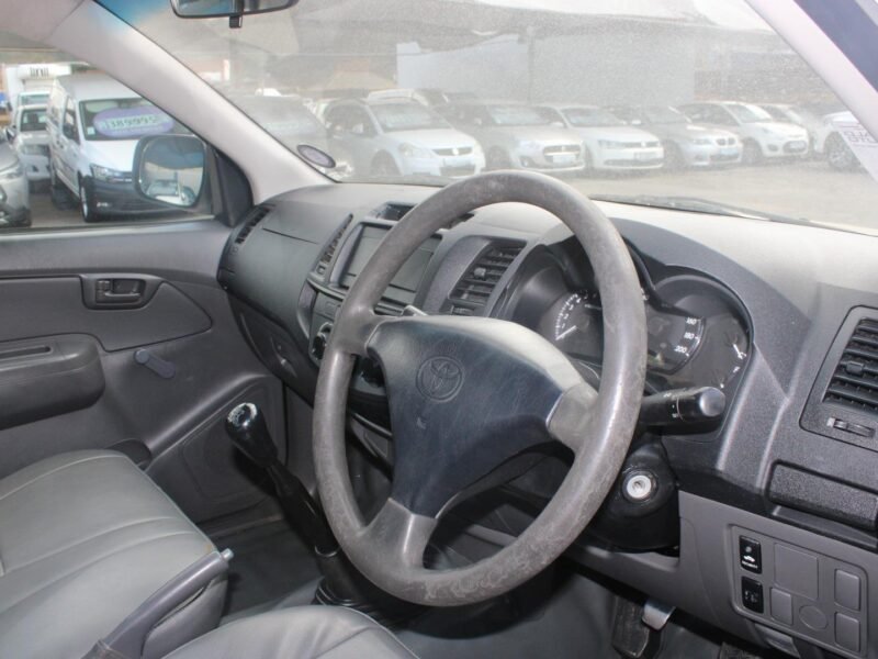2013 Toyota Hilux 2.0 For Sale in KZN