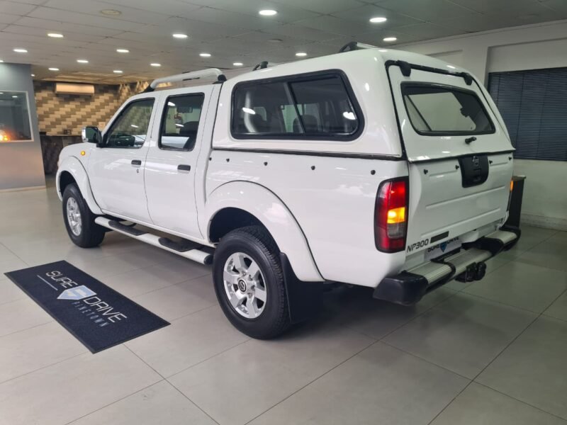 2016 Nissan NP300 Hardbody 2.5TDi Double Cab Hi-Rider For Sale in KZN